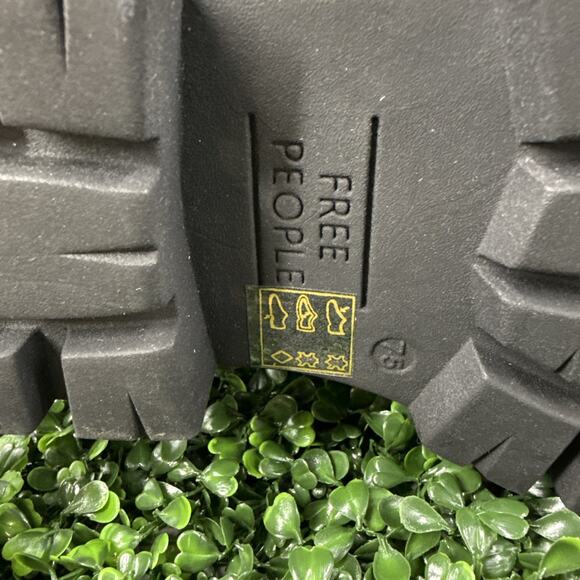 Free People combat boots Jones Lug Sole Lace Up Size 7.5 Black Leather NWB - Picture 7 of 9